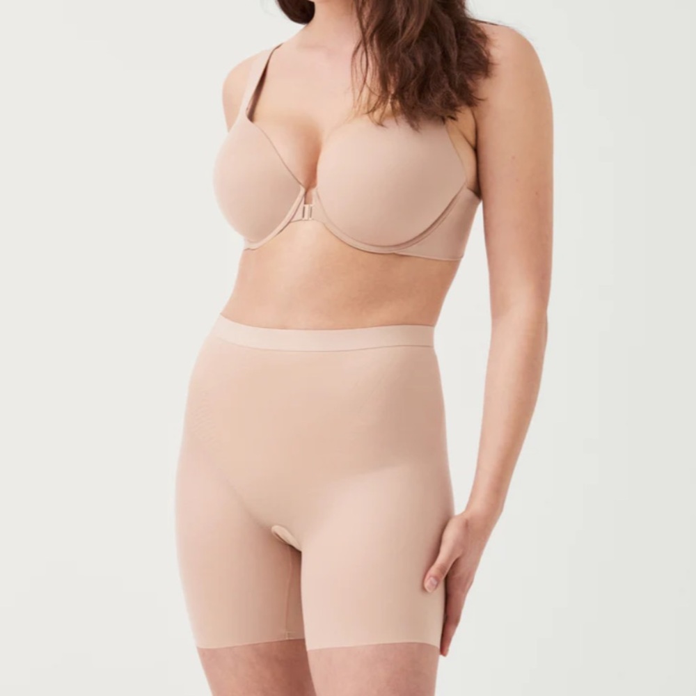 NWOT SPANXshape™ Invisible Girlshort